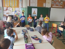 4 b